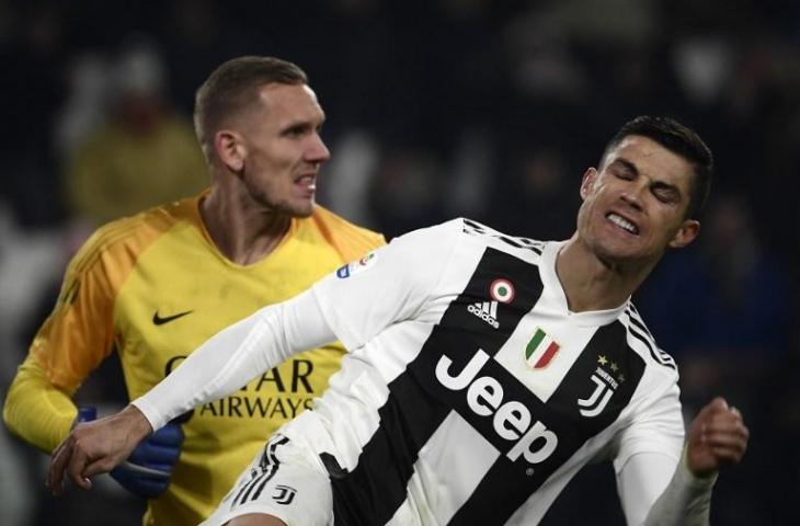 Ekspresi Cristiano Ronaldo saat menendang tiang gawang AS Roma pada 22 Desember 2018 (Filippo Monteforte/AFP)