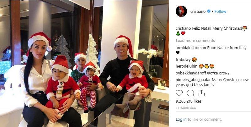 Cristiano Ronaldo ketika merayakan Natal. (Instagram/@Cristiano).