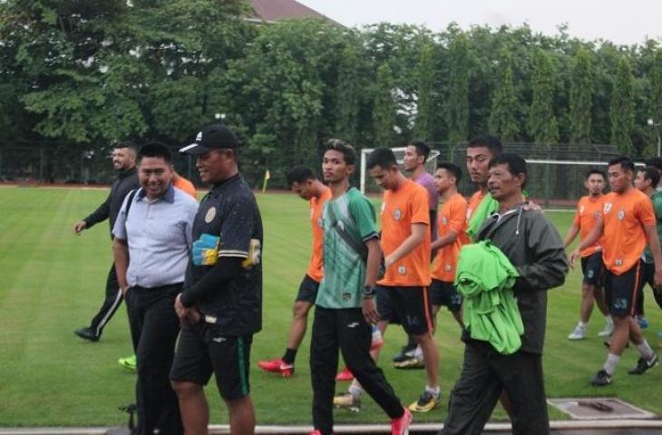 Suasana latihan perdana PSS Sleman di lapangan UNY, Senin (15/1/2019). (www.mxkc.sbs/Irwan Febri).