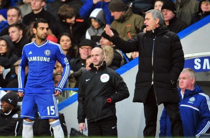 Mohamed Salah dan Jose Mourinho saat masih bersama di Chelsea. (Glyn Kirk/AFP).