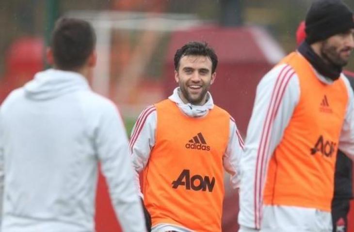 Mantan penyerang Manchester United yang kini tak memiliki klub, Giuseppe Rossi (tengah) berlatih dengan skuat Setan Merah. [laman resmi Man United]