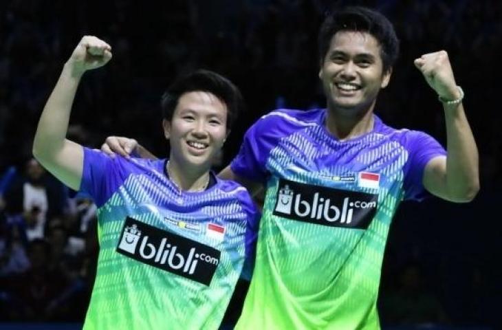 Pasangan ganda campuran Indonesia, Tontowi Ahmad/Liliyana Natsir, juara Indonesia Open 2018. Di final, Owi/Butet—sapaan akrab mereka—mengalahkan pasangan Malaysia, Chan Peng Soon/Goh Liu Ying (Malaysia), 21-17 dan 21-8, di Istora Senayan, Jakarta, Minggu (8/7). [Humas PBSI]