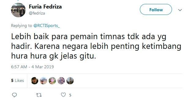 Komentar netizen tidak setuju Timnas Indonesia U-22 diundang dalam sebuah acara musik (Sumber: Twitter)