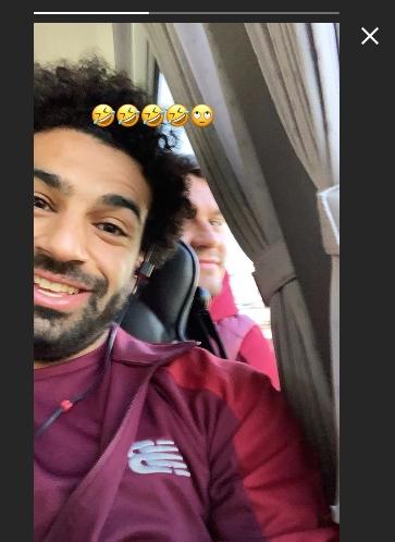 Mohamed Salah mengunggah fotonya saat tersenyum lebar. [@mosalah / Instagram]