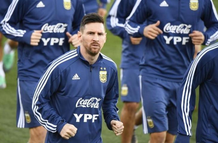 Lionel Messi kembali berseragam Timnas Argentina dan hadir di sesi latihan di Valdebebas, Madrid pada 18 Maret 2019 (Gabriel Bouys/AFP)