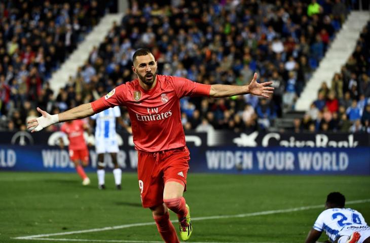 Selebrasi Karim Benzema usai membuat gol penyeimbang ke gawang Leganes. Dalam lanjutan La Liga, Real Madrid nyaris dipermalukan Leganes, beruntung Karim Benzema mampu buat gol penyeimbang jadi 1-1. [PIERRE-PHILIPPE MARCOU / AFP]