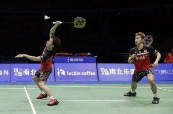 Kalah Perang Saudara di Denmark Open 2021, Netizen Semangati Kevin/Marcus