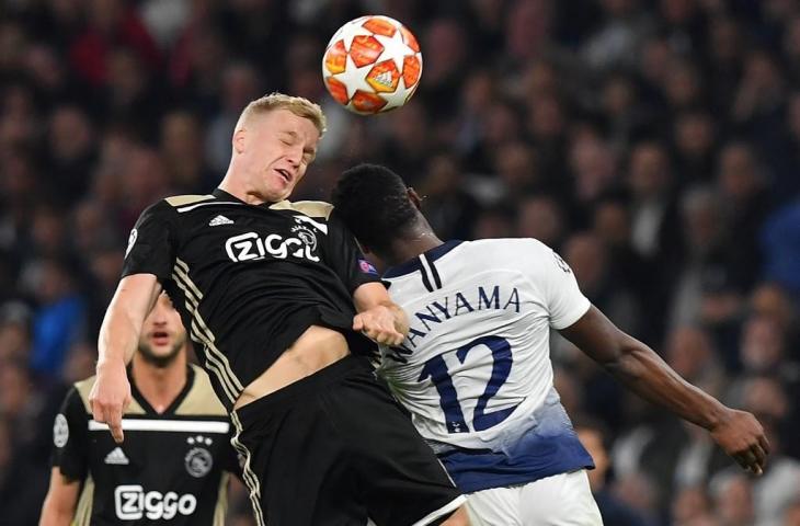 Laga Tottenham Hotspur vs Ajax Amsterdam pada leg pertama semifinal Liga Champions diwarnai kerusuhan suporter. [EMMANUEL DUNAND / AFP]