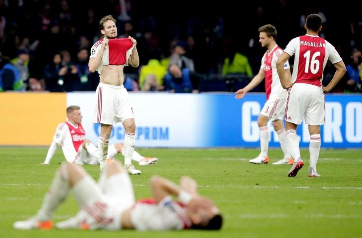 Ekspresi kekecewaan para pemain Ajax usai gagal melangkah ke final Liga Champions 2018/2019. (Dok. UEFA)