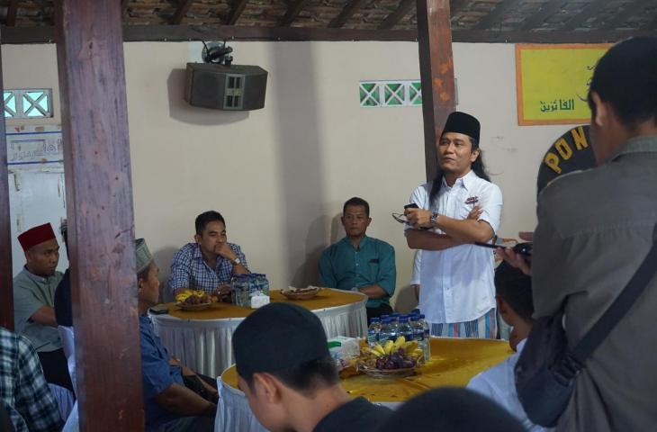 Pengasuh pondok pesantren Ora Aji, sekaligus Komisaris PT PSS, Gus Miftah. (www.mxkc.sbs/Irwan Febri R).