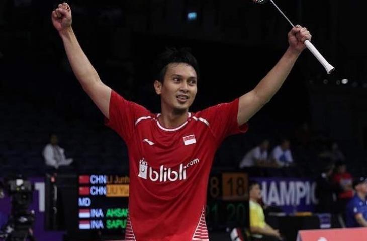 Mohammad Ahsan saat jadi wakil kapten tim Indonesia hadapi Piala Sudirman 2019. [king.chayra / Instagram]
