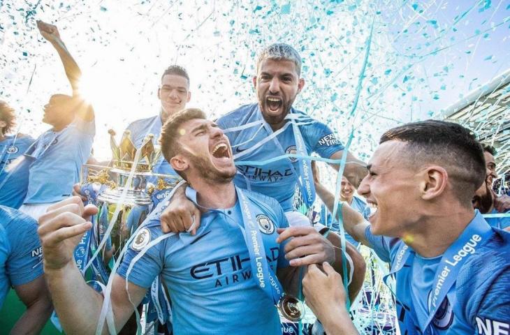 Gelandang Manchester City, Aymeric Laporte merayakan kemenangan The Citizen dalam meraih gelar juara Liga Inggris (instagram/a.laporte)