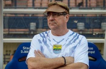 Persib Imbang Lagi, Robert Rene Alberts 'Dijual' di Toko Online