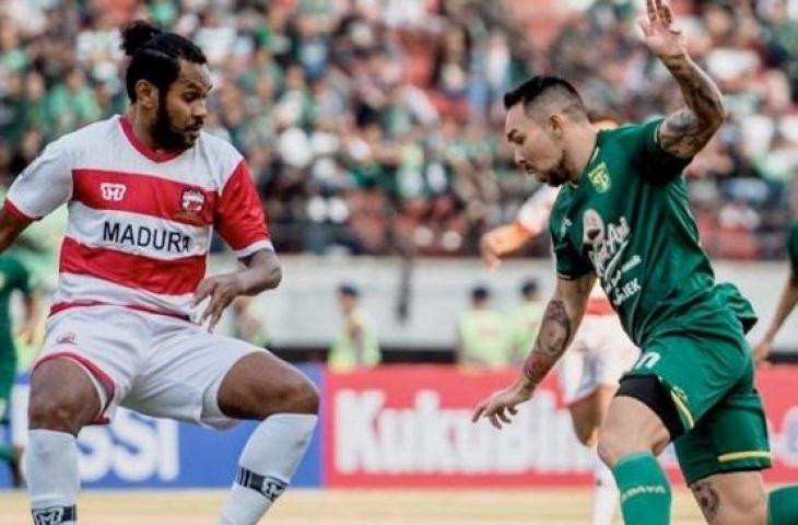 Suasana laga Persebaya vs Madura United pada laga leg pertama perempatfinal Piala Indonesia di Stadion Gelora Bung Tomo (GBT), Surabaya, Rabu (19/6/2019) petang WIB. [Twitter resmi Persebaya]