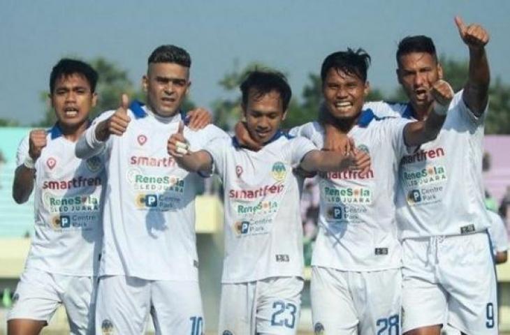 Selebrasi para pemain PSIM usai mencetak gol ke gawang Persatu. Foto: PSIM Official.