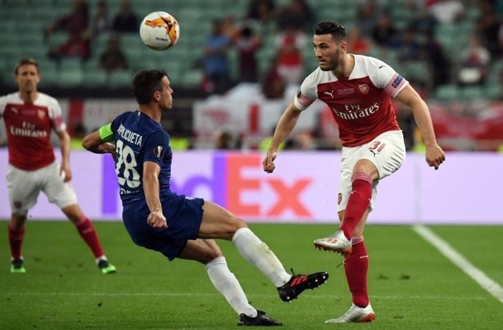 Sead Kolasinac didukung jadi kapten anyar Arsenal. [OZAN KOSE / AFP]