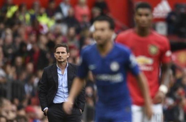 Frank Lampard saat memimpin Chelsea menghadapi Manchester United di laga perdana Liga Primer Inggris 2019/2020. (OLI SCARFF / AFP)