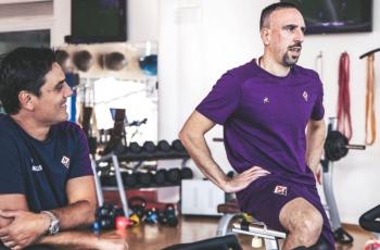 Ribery Dapat Aplaus Fans AC Milan Usai Fiorentina Menang di San Siro