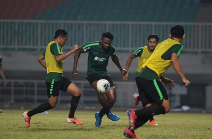 Osas Saha saat mengikuti latihan bersama Timnas Indonesia di Stadion Pakansari, Cibinong, Bogor, Kamis (22/8/2019). (Dok. PSSI)