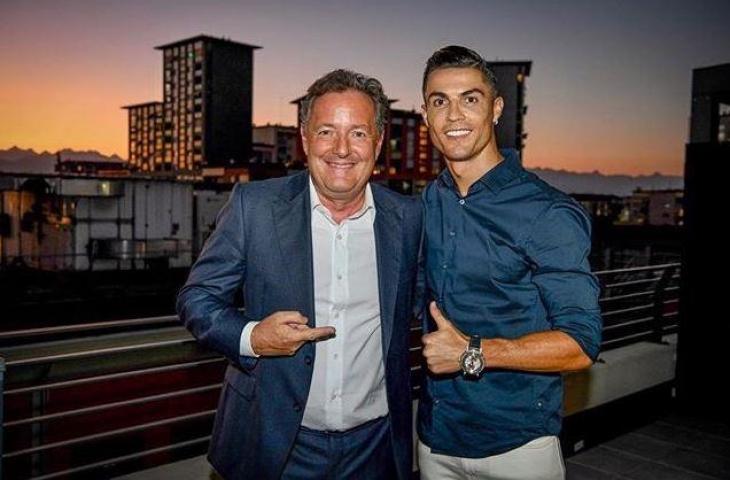 Cristiano Ronaldo bersama Piers Morgan. (Twitter/@Cristiano)