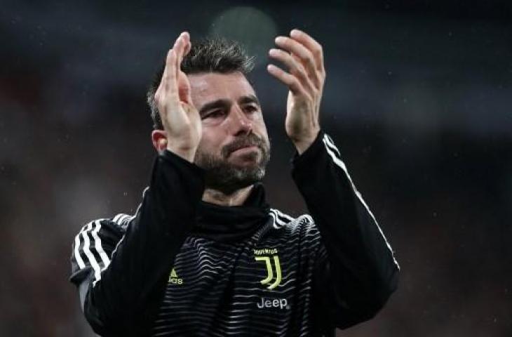 Mantan pemain Juventus, Andrea Barzagli. (ISABELLA BONOTTO / AFP)