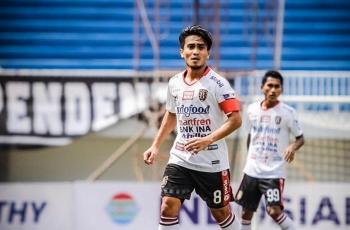 Nih Aksi Kocak Gelandang Bali United Joged Entah Apa yang Merasukimu