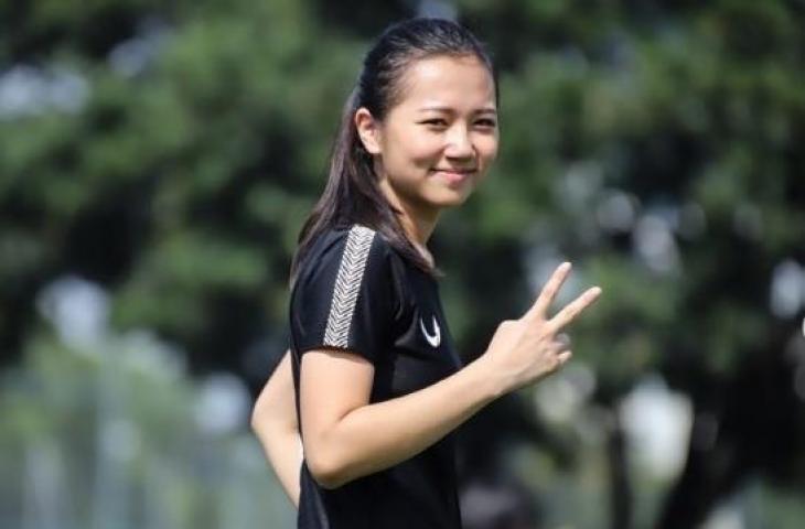 Winger Persija Jakarta Putri, Basia Putri Chaerul saat berlatih. (Instagram/@basiaputri)