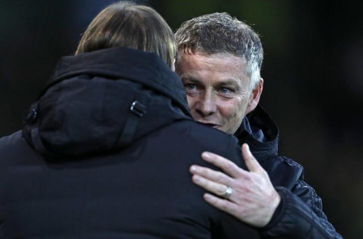 Manager Manchester United, Ole Gunnar Solskjaer terlihat sedikit sumringah setelah anak asuhnya mampu mengalahkan Norwich City pada lanjutan Liga Primer Inggris, Minggu (27/10/2019). [ADRIAN DENNIS / AFP]