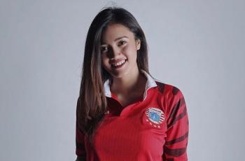 Pamer Foto di Stadion Manahan, Jess Amalia Girang Persija Menang