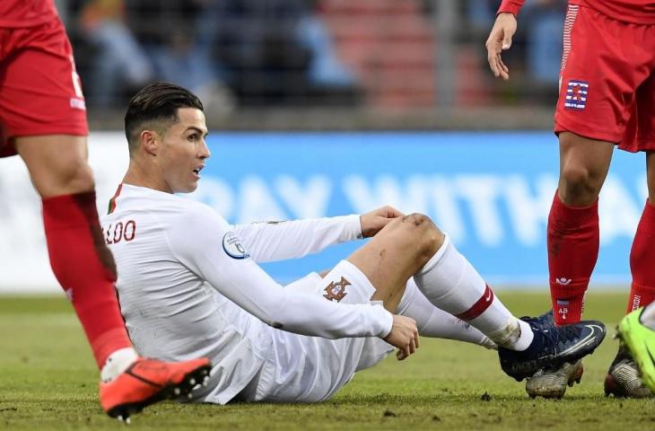 Cristiano Ronaldo dalam salah satu laga timnas Portugal di Eropa. [JOHN THYS / AFP]