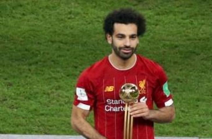 Penyerang Liverpool, Mohamed Salah meraih gelar pemain terbaik Piala Dunia Antarklub 2019. (MUSTAFA ABUMUNES / AFP0