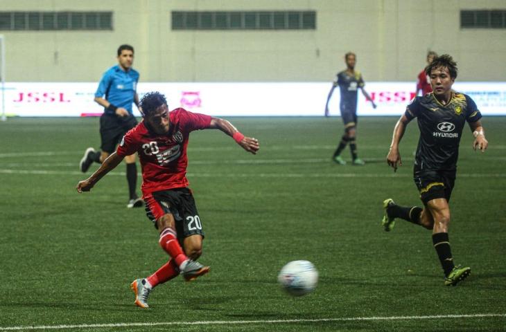 Gelandang Bali United, Sidik Saimima, saat menjebol gawang Tampines Rovers. (Dok. Bali United).