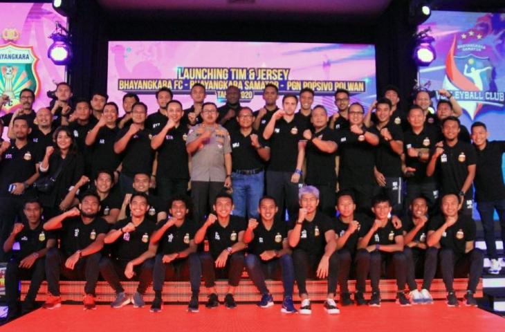 Perkenalan tim dan jersey Bhayangkara FC diselenggarakan di Auditorium Perguruan Tinggi Ilmu Kepolisian (PTIK), Senin (24/2/2020). (Dok. Bhayangkara FC)