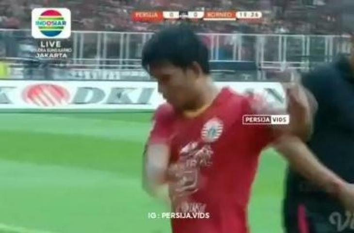 Gelandang Persija Jakarta, Sandi Sute, marah saat ditarik keluar. (Instagram/@persija.vids).