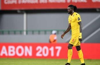 Berniat Pulang ke Togo, Emmanuel Adebayor Malah Tertahan di Negara Tetangga