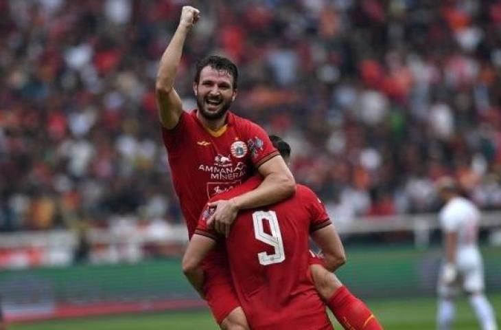 Selebrasi gol pemain Persija Jakarta di lapangan. [ANTARA FOTO/Aditya Pradana Putra]