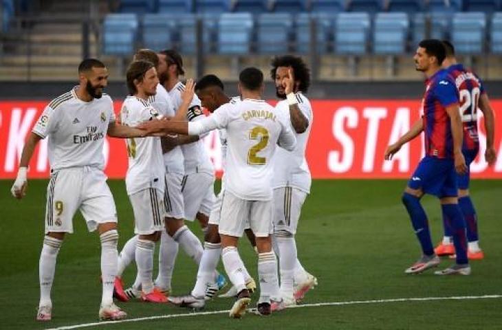 Selebrasi para pemain Real Madrid usai melumat Eibar. (PIERRE-PHILIPPE MARCOU / AFP)