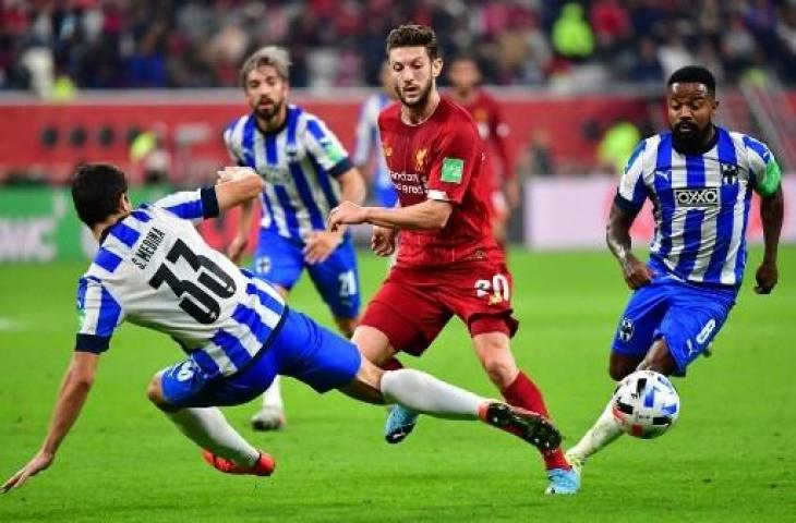 Gelandang Liverpool, Adam Lallana. (GIUSEPPE CACACE / AFP)