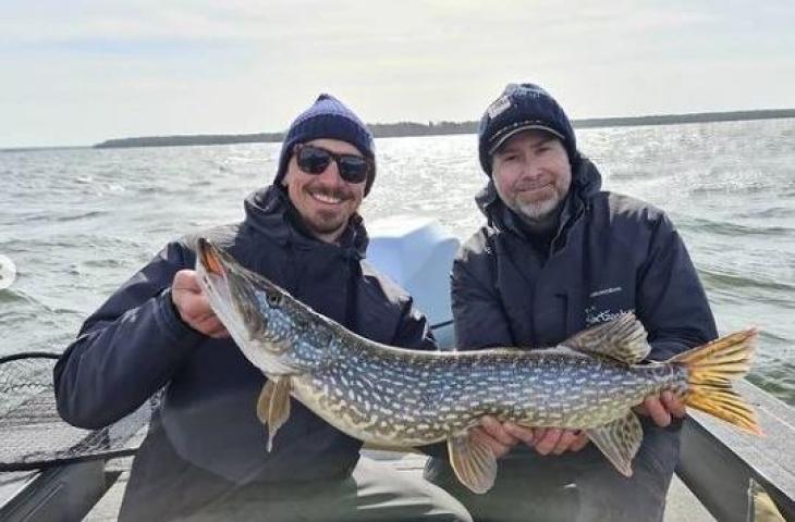 Penampakan Zlatan Ibrahimovic saat sedang memancing di Swedia. (Instagram/iamzlatanibrahimovic)