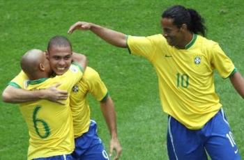 Pengakuan Roberto Carlos: Sering Tidur dengan Ronaldo daripada Istrinya