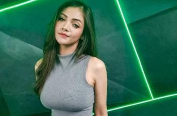 Kartika Berliana Ngegym Pakai Sport Bra, Body Goals-nya Buat Netizen Takjub