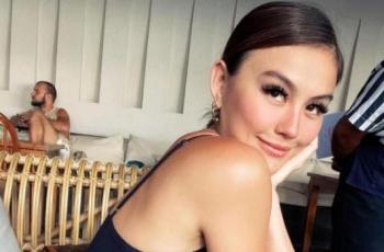 Tato di Paha Agnez Mo Bikin Penasaran, Netizen: Auto Zoom!