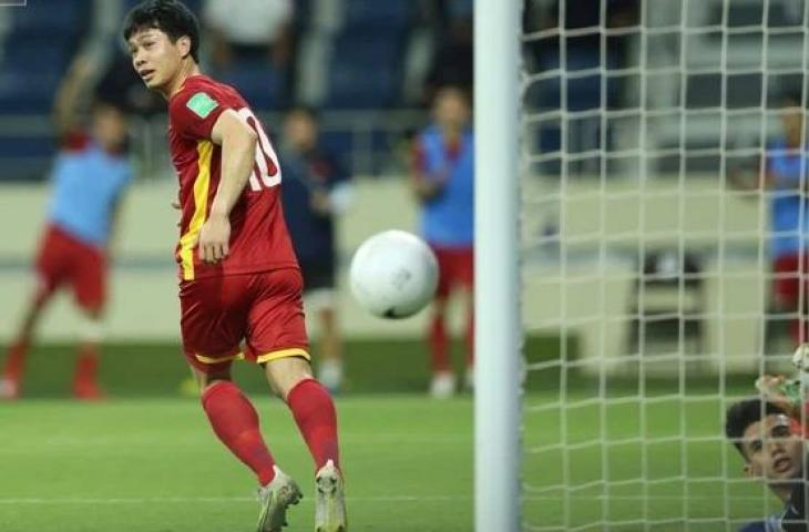 Striker Vietnam, Nguyen Chong Phuong, usai menjebol gawang Timnas Indonesia. (Dok. Soha)