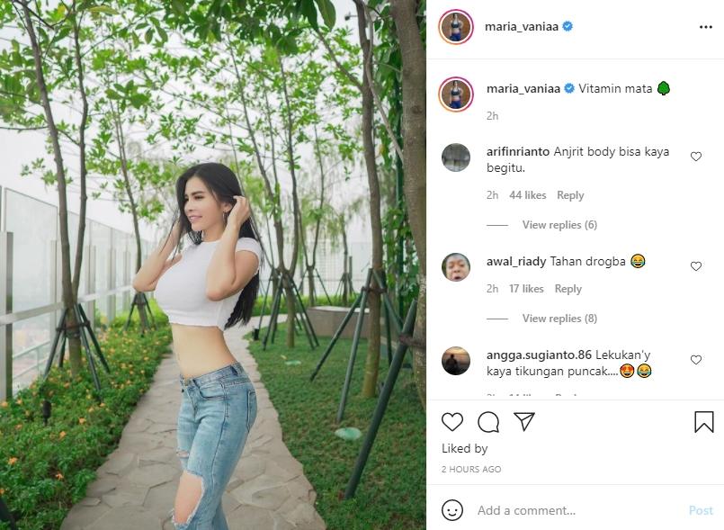 Maria Vania pamer body goals. (Insagram/maria_vaniaa)