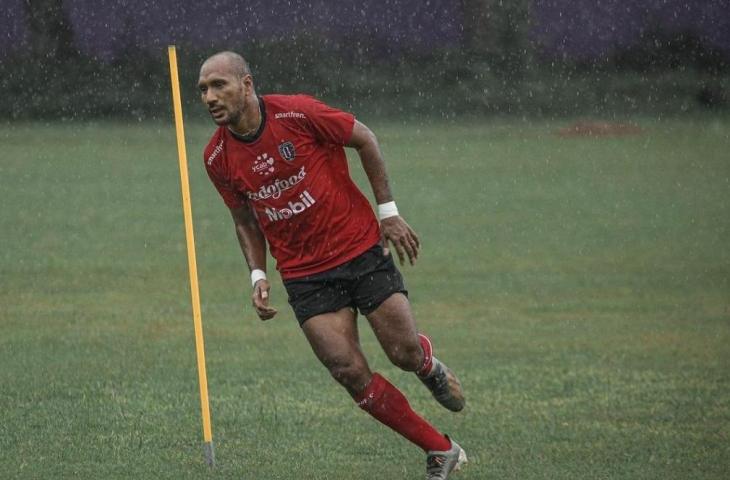 Bek Bali United, Leonard Tupamahu. (Instagram/leonardtupamahu)