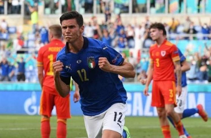 Gelandang Timnas Italia, Matteo Pessina merayakan gol yang dia ciptakan ke gawang Wales dalam matchday terakhir Grup A Euro 2020 di Stadion Olimpico, Roma, Italia, Senin (21/6/2021) dini hari WIB. ALBERTO LINGRIA / POOL / AFP