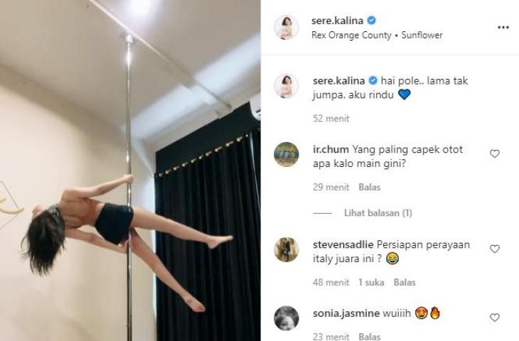 Aksi Sere Kalina pole dance. (Instagram/@sere.kalina)