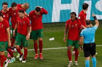 Momen Cristiano Ronaldo Dilempar Botol Coca-Cola di Portugal Vs Prancis