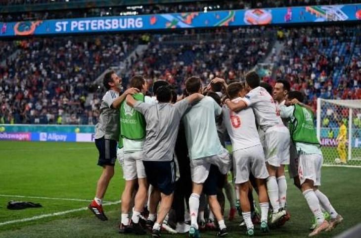 Timnas Spanyol lolos ke semifinal Euro 2020 usai mengalahkan Swiss. (KIRILL KUDRYAVTSEV / POOL / AFP)