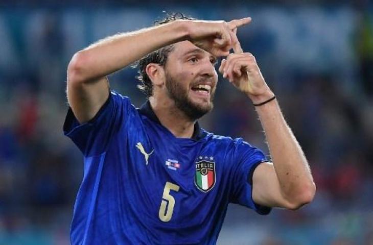 Manuel Locatelli berselebrasi usai mencetak gol ke gawang Swis di Euro 2020. (Ettore Ferrari/AFP)